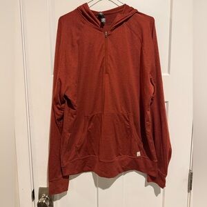 Vuori men’s hooded pullover